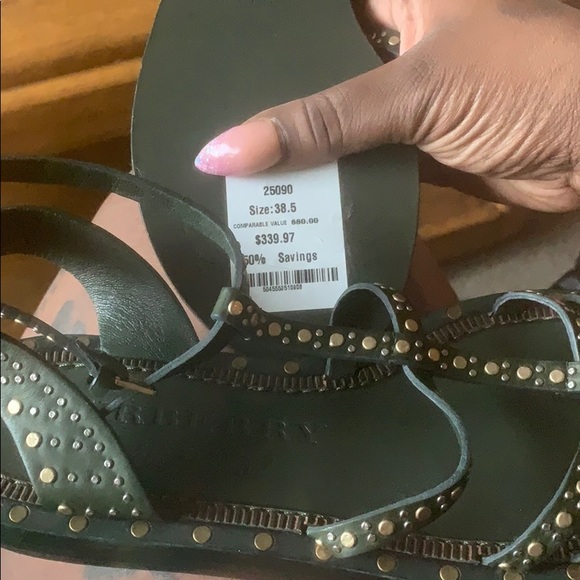 I’m sales of all new boots and sandals real at it - Picture 6 of 8